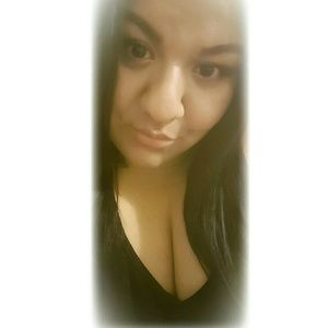 Meet your Posher, Yesenia