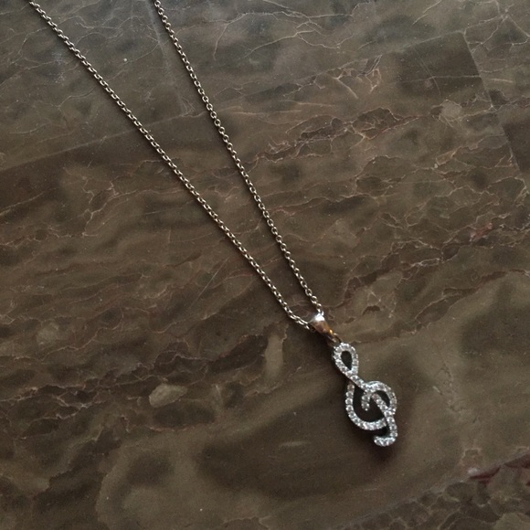 Elegant music necklace
