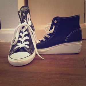 Black high top converse