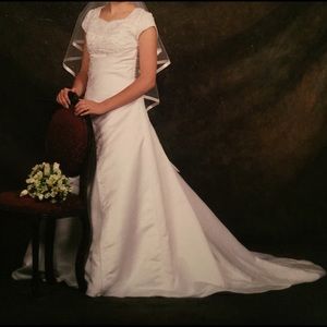 White lace up wedding dress size 4.
