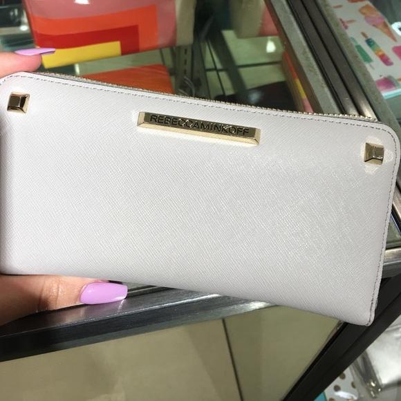 Rebecca minkoff wallet❌SOLD❌