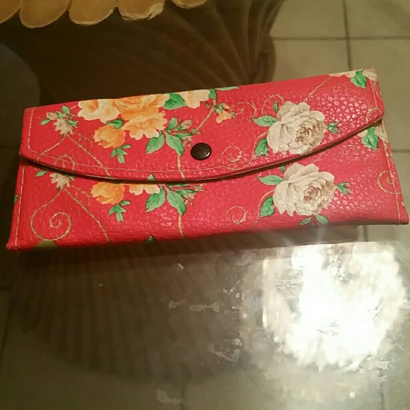 SOLD Flower wallet - Picture 1 of 2