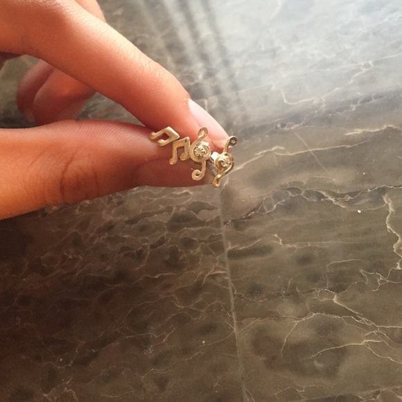 Little music earrings