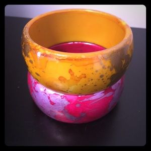 2 Plastic Jumbo Bangles