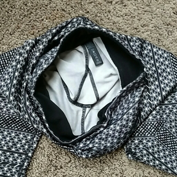 Sold Rbx crop drifit leggings - Picture 4 of 4