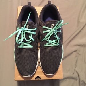 Reebok sneakers size 9