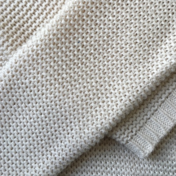 Forever 21 sweater - Picture 2 of 4