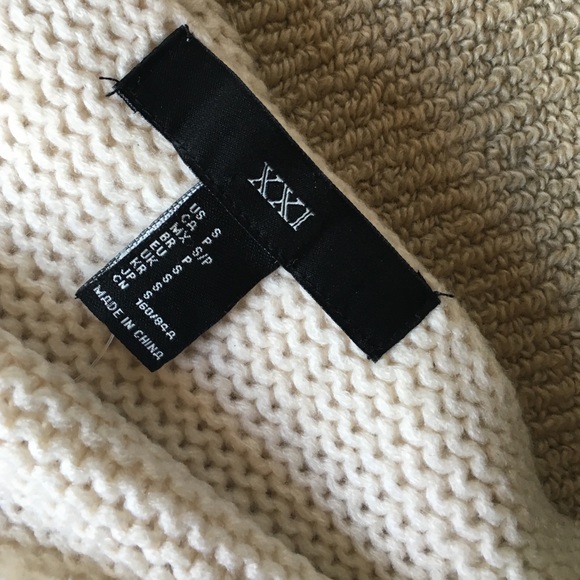 Forever 21 sweater - Picture 3 of 4