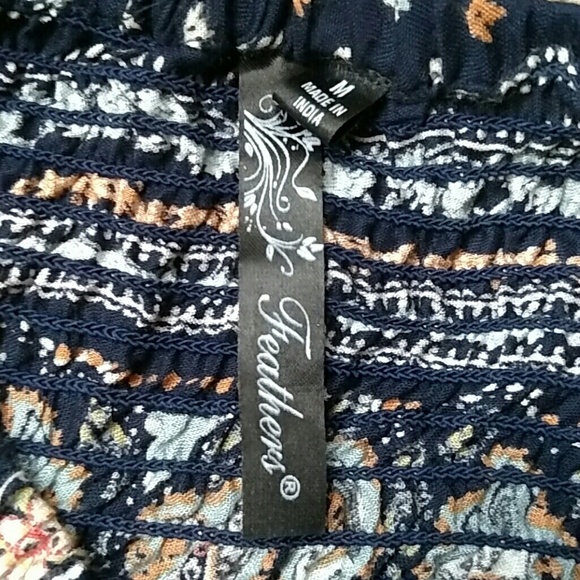 Fun little summer dress or beginning of fall - Picture 3 of 4