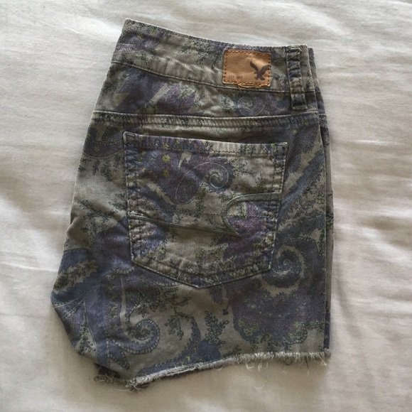 $10 | size 2 | American Eagle Paisley Shorts