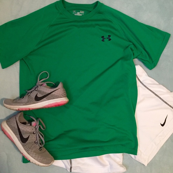 SALE✨Under Armour Shirt