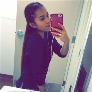 Meet your Posher, Adriana