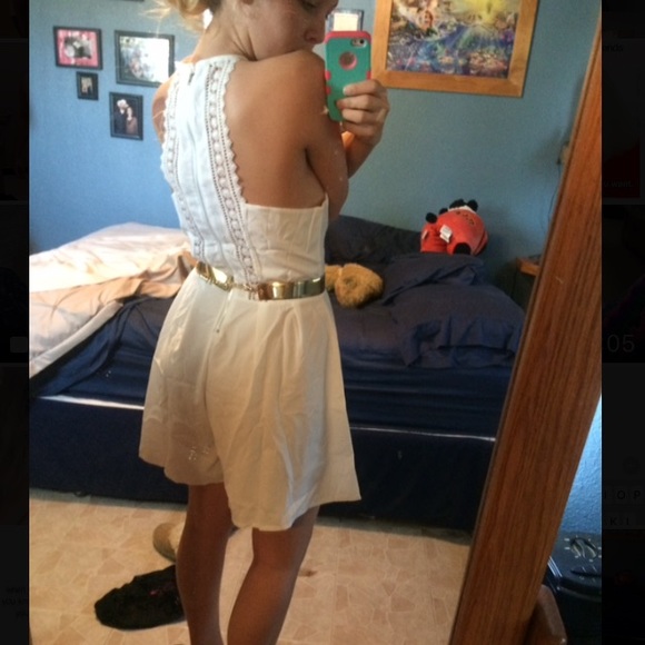 Beautiful short white romper/dress - Picture 4 of 4