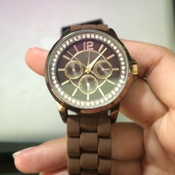 watch - Picture 2 of 2