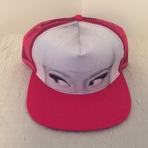 Nicki Minaj hat