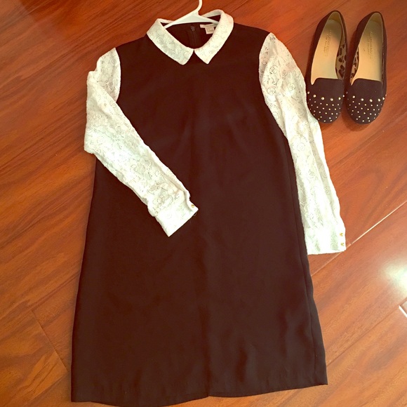 Black dress withe white lace collar - Picture 1 of 4