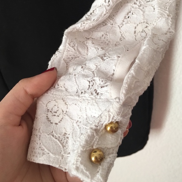 Black dress withe white lace collar - Picture 4 of 4