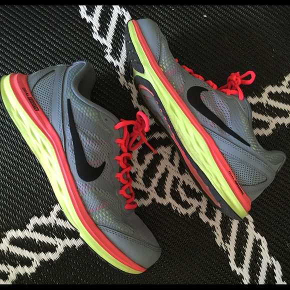 Neon Nike Dual Fusion Run 3