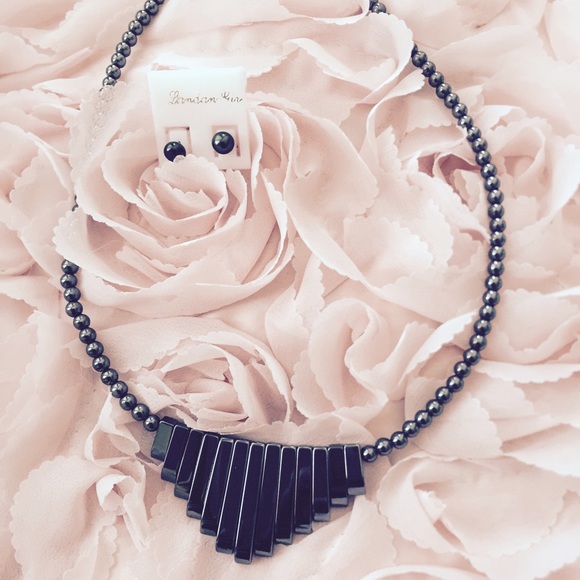 Polished Carbon Necklace w/Real Pearl Earrings