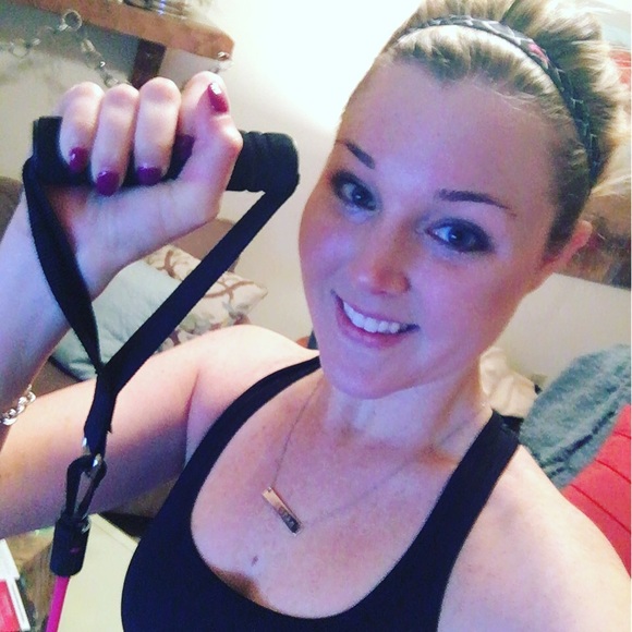 Meet your Posher, Madison - Picture 2 of 3