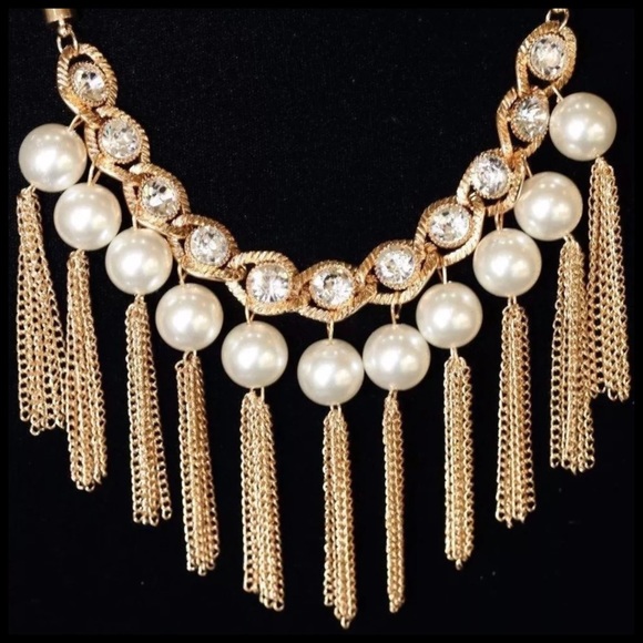 Austrian Crystal Necklace - Picture 2 of 4