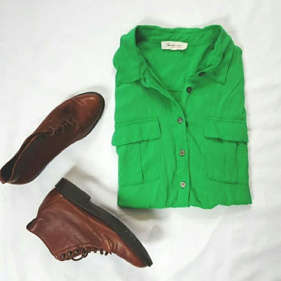 Vince Camuto Tops - 🌼 $5 SALE ! 🌼 Green Button Down Blouse