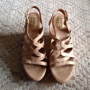 Nude wedges