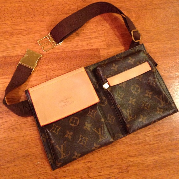 louis vuitton travel pouch