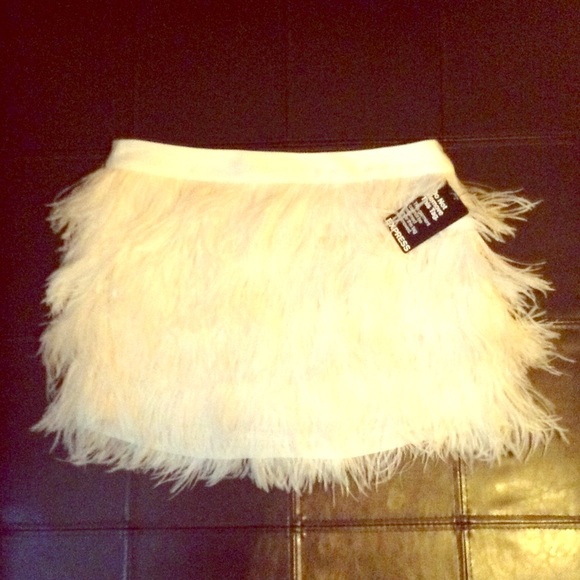 🎉Express Ostrich Fur Skirt🎉