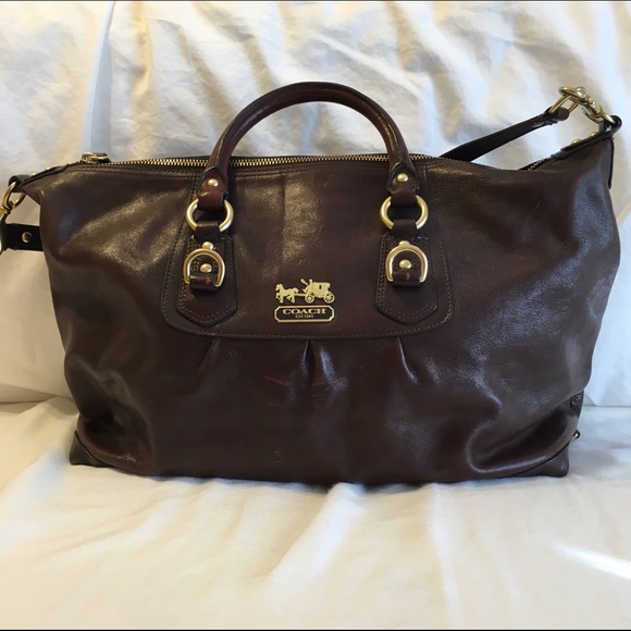Coach Handbags - 👜PRICE DROP👜 COACH Sabrina Purse