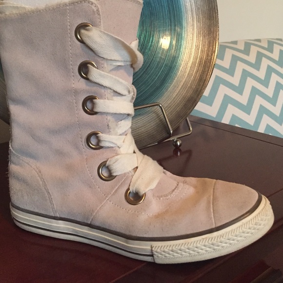 Converse Allstar Suede with thick shoe laces.