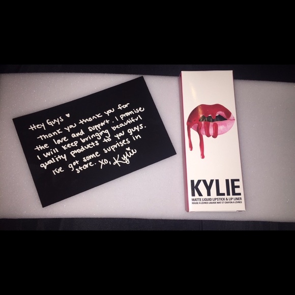 Kylie Jener lipkit Mary Jo