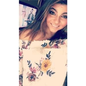 Meet your Posher, Alexandrea