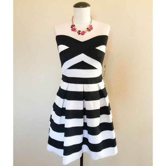 Express Dresses & Skirts - Strapless (Black & White) Striped Dress sz M NWT