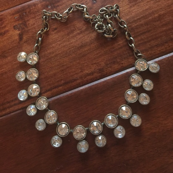 Clear round stone necklace
