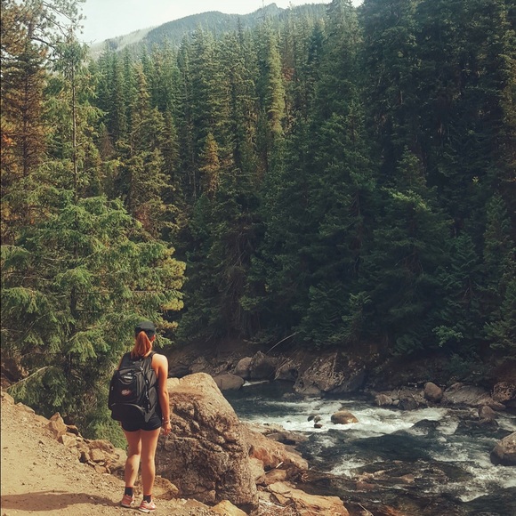 Meet your Posher, Maria - Picture 3 of 3