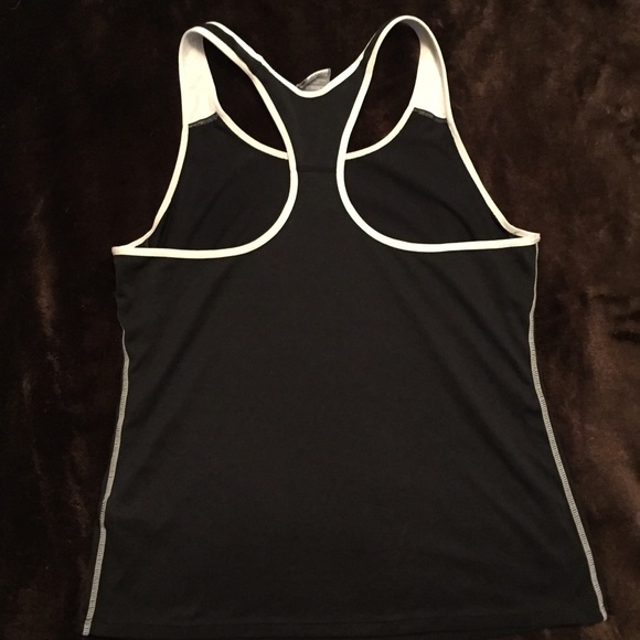 Nike Dri-Fit tank - Picture 3 of 3