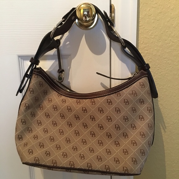 Dooney and Bourke Signature Bag - EUC!