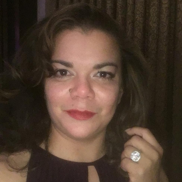 Meet your Posher, Jen-jen - Picture 1 of 1