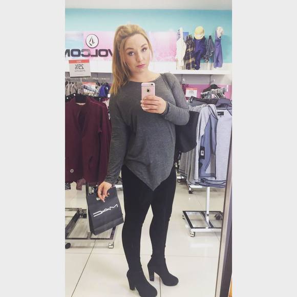 Meet your Posher, Lina