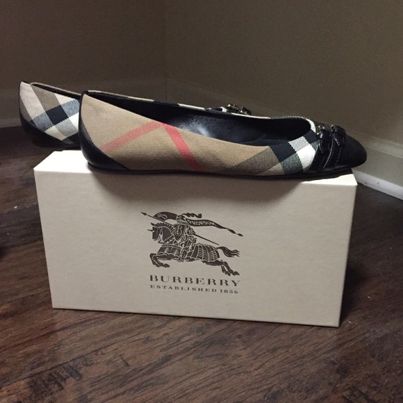 Burberry ballerina flats