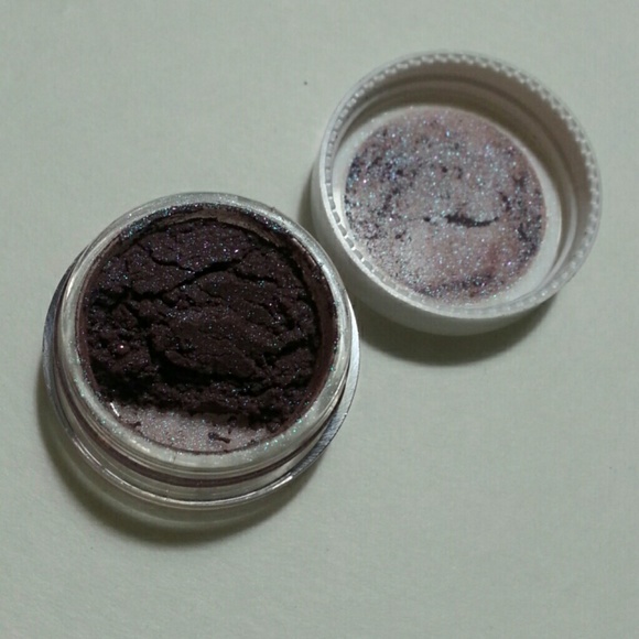 FREE with bundle!! loose powder