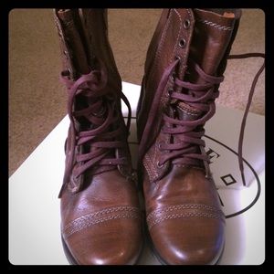 ✨Steve Madden✨'Troopa' boot