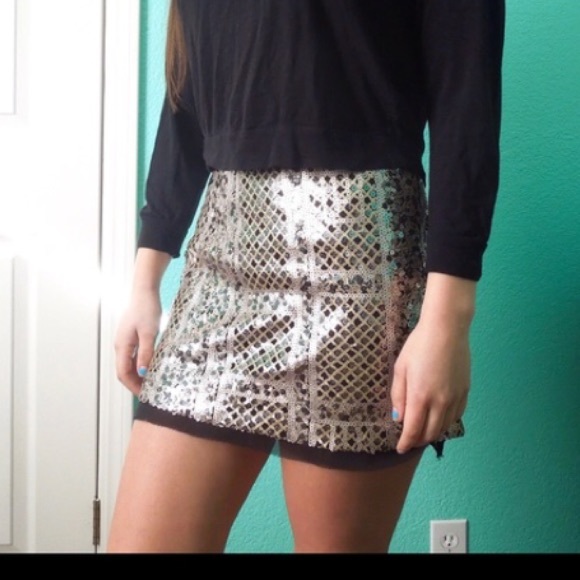 NWT medium 🔥sequin skirt!☀️🌷