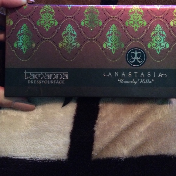 Too faced chocolate and tamanna dress your face - Picture 4 of 4