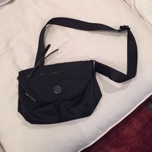 Lululemon festival bag