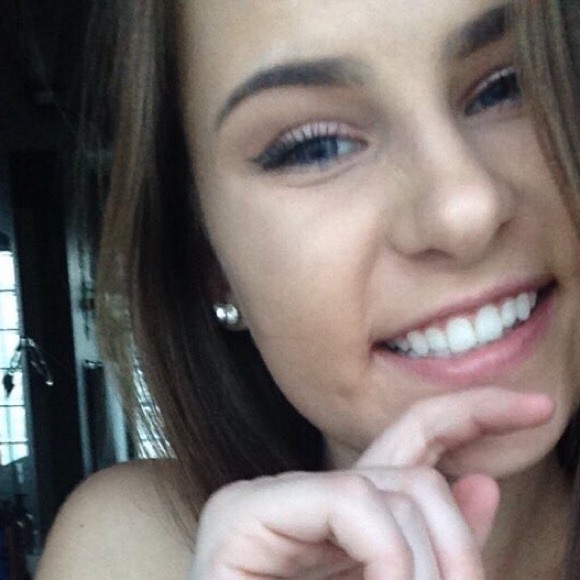 Meet your Posher, Hailey - Picture 1 of 1