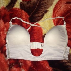 Deep plunge bra