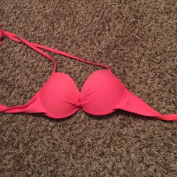 2 Bathing suit tops - Picture 2 of 2