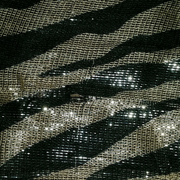 Stylish Scarf - Picture 3 of 3